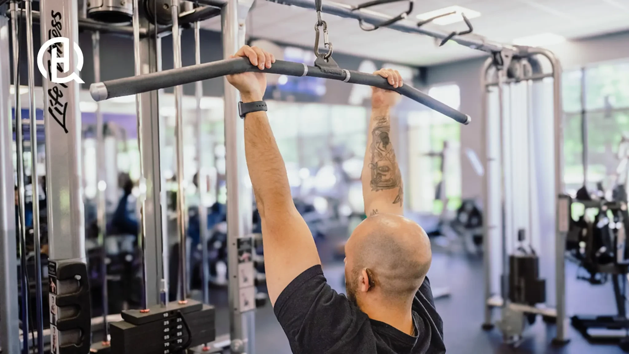 Man doing Reverse Grip Pulldown