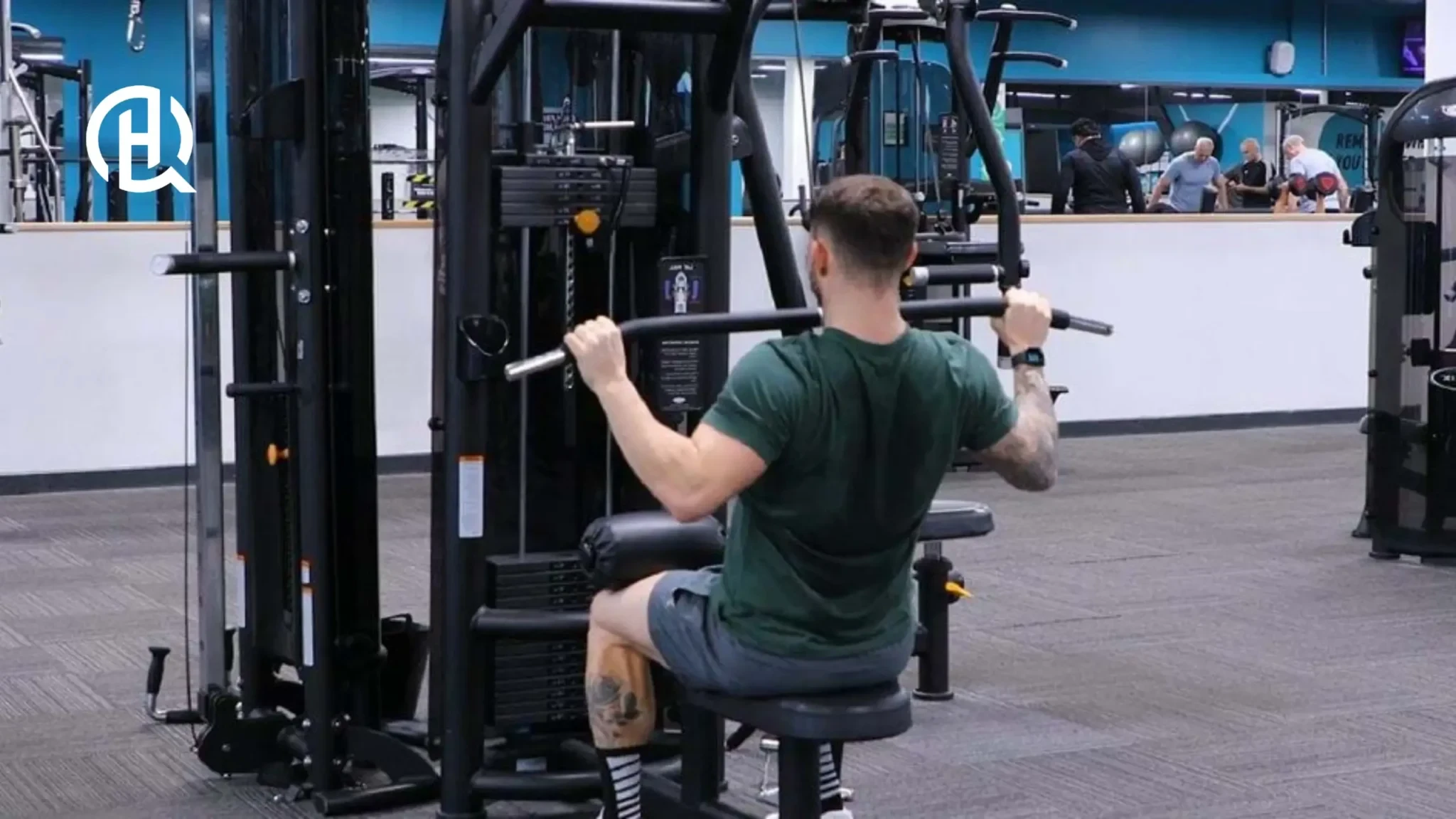 Controlling the eccentric on the wide-grip pulldown